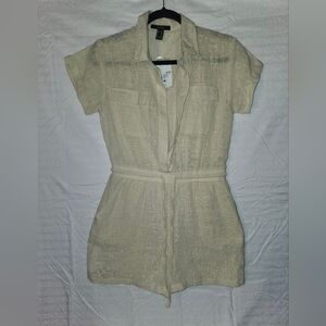 NWT Forever 21 Cream Romper Button Up Short Sleeve Shorts Size M With Pockets